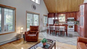 Interior - Panoramic mountain view - L'Horizon doré - 12 acre (Mansonville)