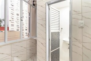 Towels, soap, shampoo, toilet paper