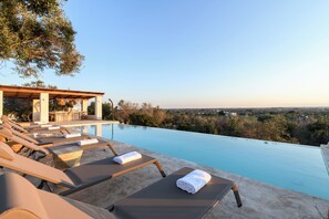 Pool - Villa Pajaro Ostuni Piscina a Sfioro e Vista Panoramica (Puglia)