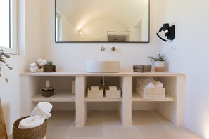 Interior - Villa Pajaro Ostuni Piscina a Sfioro e Vista Panoramica (Puglia)