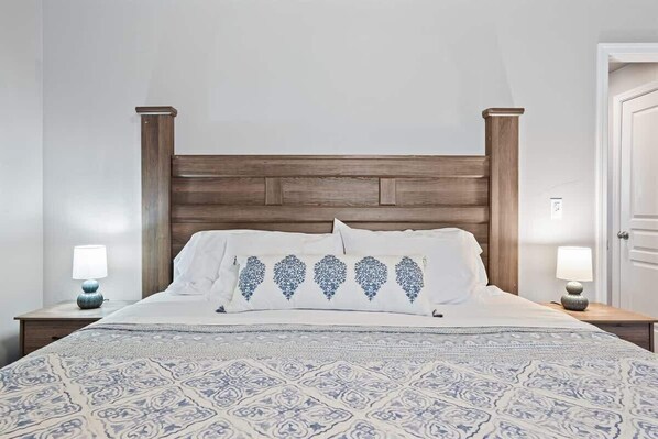 3 bedrooms, desk, iron/ironing board, travel cot