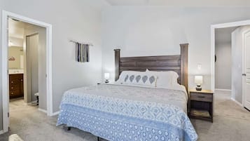 3 bedrooms, desk, iron/ironing board, travel cot