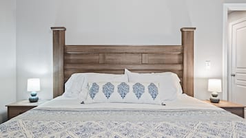 3 bedrooms, desk, iron/ironing board, travel crib