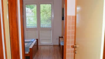 1 habitación, wifi y ropa de cama