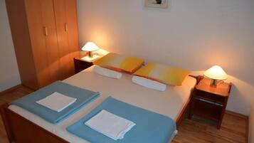 1 bedroom, WiFi, bed sheets