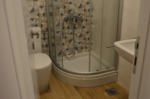 Shower, hair dryer, towels, soap - Cosy studio for 3 people

 (Sutomore)