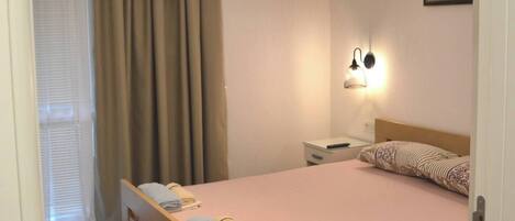 1 chambre, fer et planche Ă repasser, Wi-Fi, literie fournie