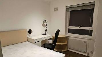 Comfort Room, 1 Double Bed, Non Smoking | Desk