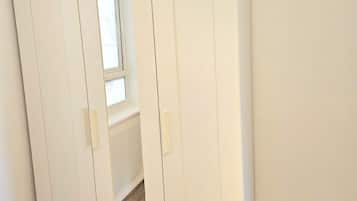 Comfort Room, 1 Double Bed, Non Smoking | Desk