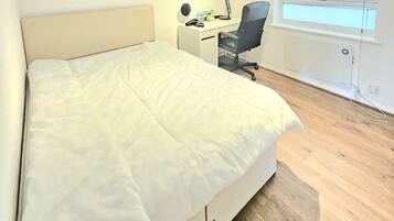 Comfort Room, 1 Double Bed, Non Smoking | Desk
