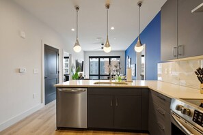 Fridge, microwave, oven, stovetop - Gameday Stay! POOL • Walk to Vandy Stadium! (Nashville)