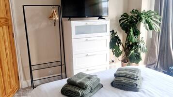 2 dormitorios, tabla de planchar con plancha, wifi y ropa de cama