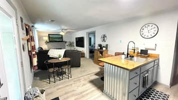 Smart TV, fireplace, video games