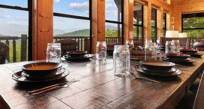 The Lodge - Rustic Cabin w/ Hot Tub & Games!