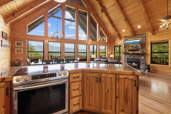 Ferienhütte, Mehrere Betten, Whirlpool, Bergblick (The Lodge) | Eigene Küche | Kühlschrank, Mikrowelle, Ofen, Herdplatte