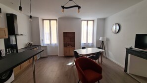 Interior - Appartement 2 Pièces Très Spacieux Intégralement Rénové, Climatisation, Wifi!! (Vence)
