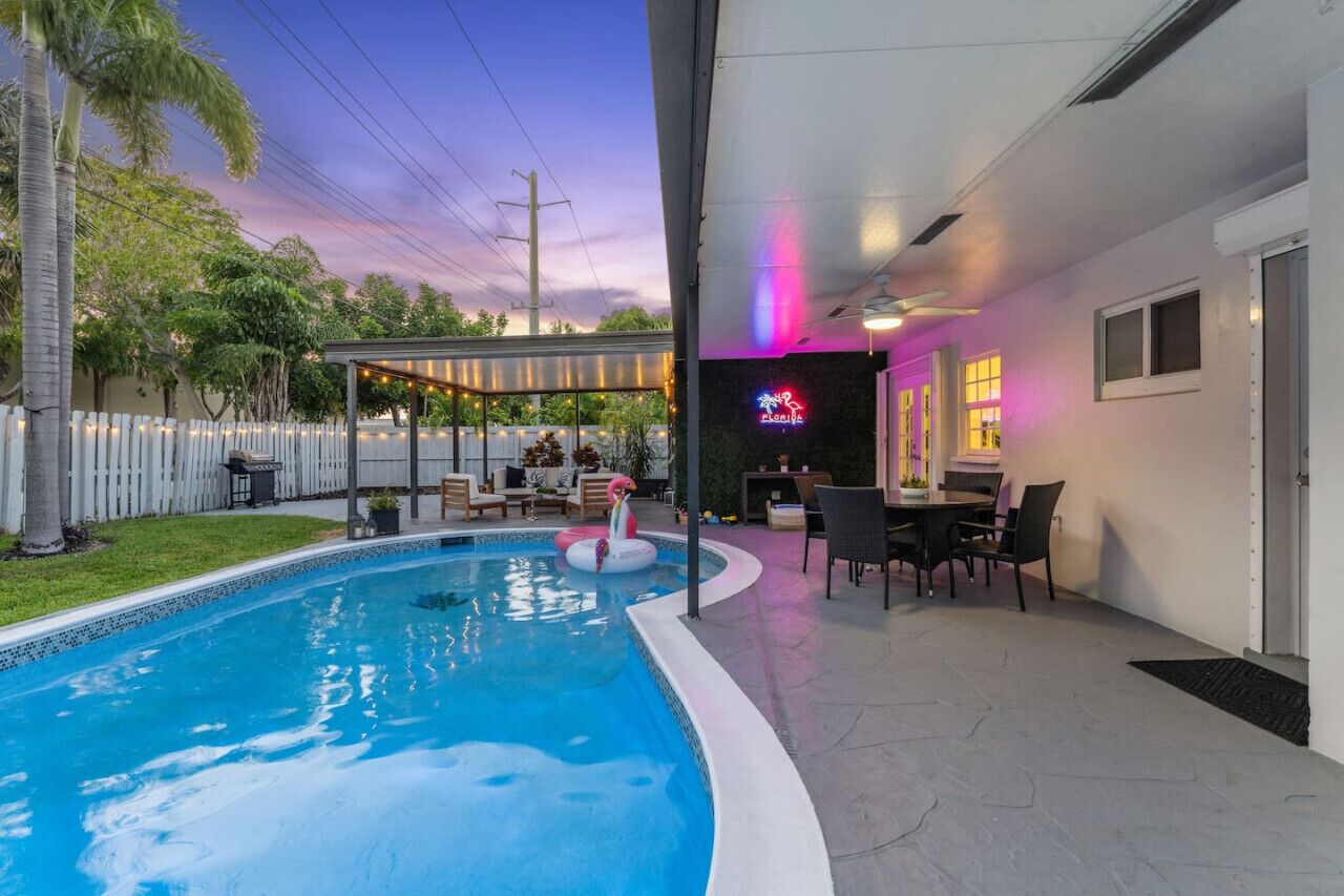 Private Bungalow Oasis with Pool