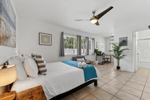 1 soverom, strykejern/-brett, reiseseng for barn og wi-fi