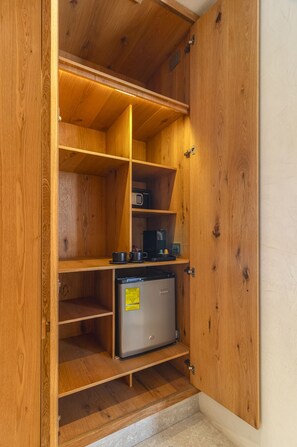 2 Schlafzimmer, Minibar, Zimmersafe, Schreibtisch