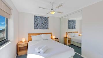 2 bedrooms, iron/ironing board, bed sheets