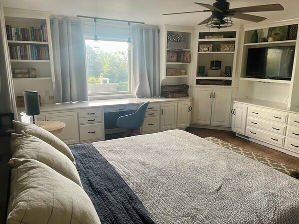 5 bedrooms, iron/ironing board, WiFi, bed sheets