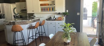 Spacious 5-bedroom Allouez Home - 6 min drive to Lambeau