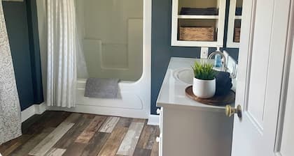 Spacious 5-bedroom Allouez Home - 6 min drive to Lambeau