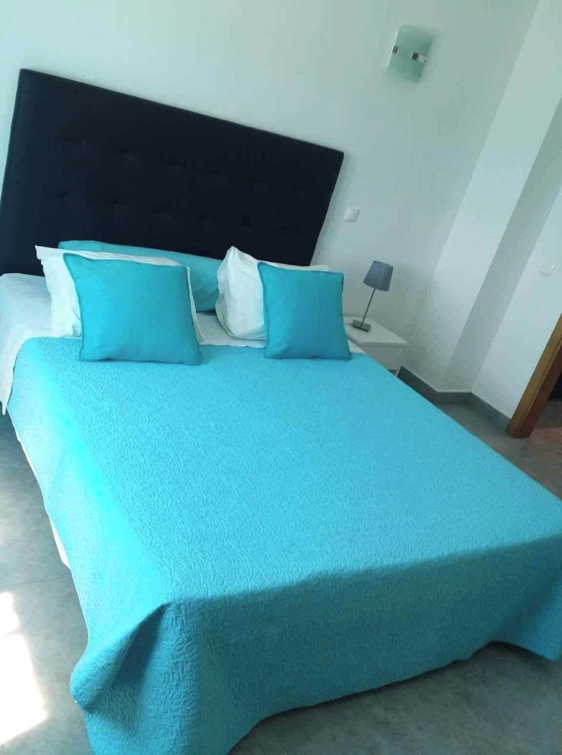 9 soverom, strykejern/-brett, wi-fi (inkludert) og sengetøy