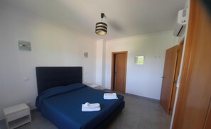 3 bedrooms, iron/ironing board, free WiFi, bed sheets - Moradia de campo com piscina (Faro)