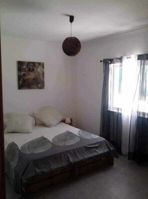 3 habitaciones, tabla de planchar con plancha y wifi gratis 