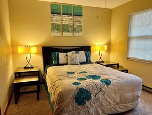 2 habitaciones, tabla de planchar con plancha, wifi y ropa de cama 