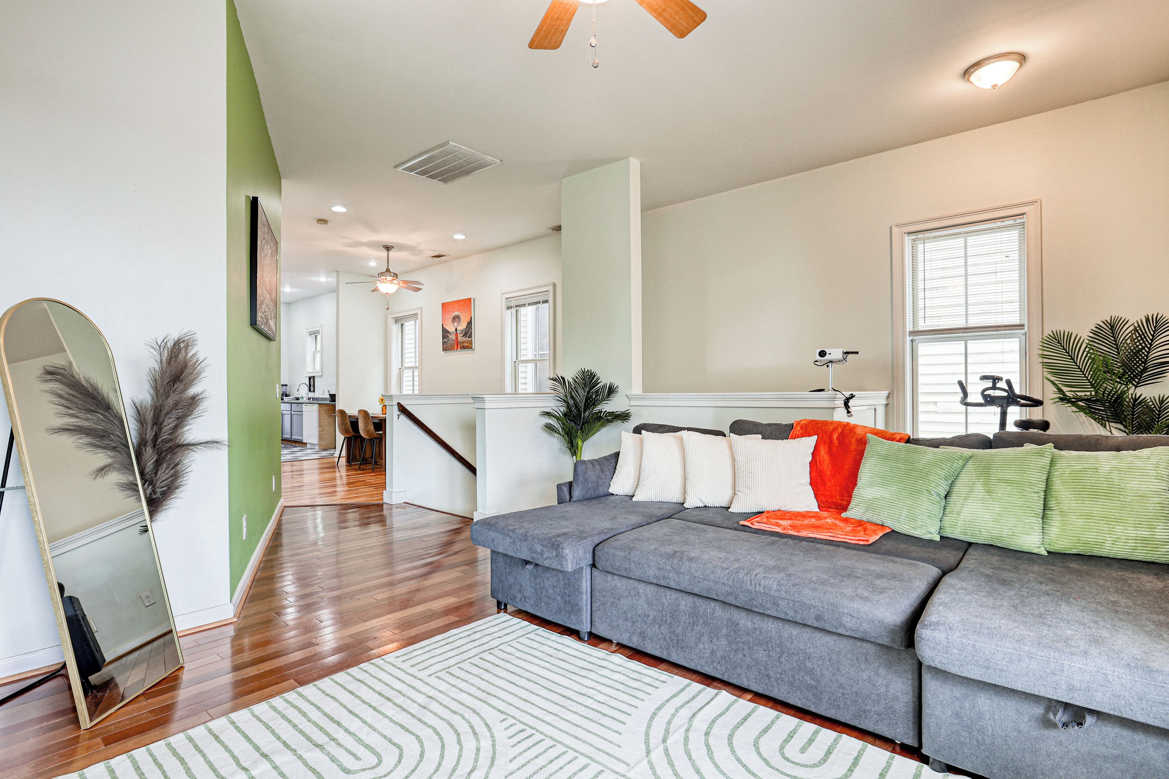 智能电视、桌上足球、书