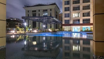 Kolam renang outdoor