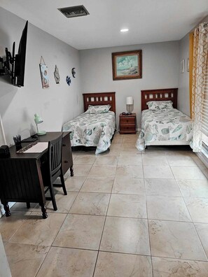4 chambres, bureau, lit parapluie, Wi-Fi