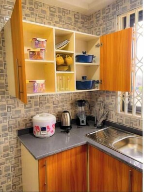 Private kitchen - modern apartment in Accra, with free wi-fi, 5 (Lashibi)