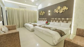 Deluxe Villa, Balcony | 3 bedrooms, free WiFi