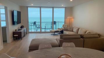 Smart TV, tenis de mesa y libros