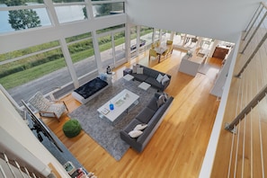Smart TV, fireplace, stereo