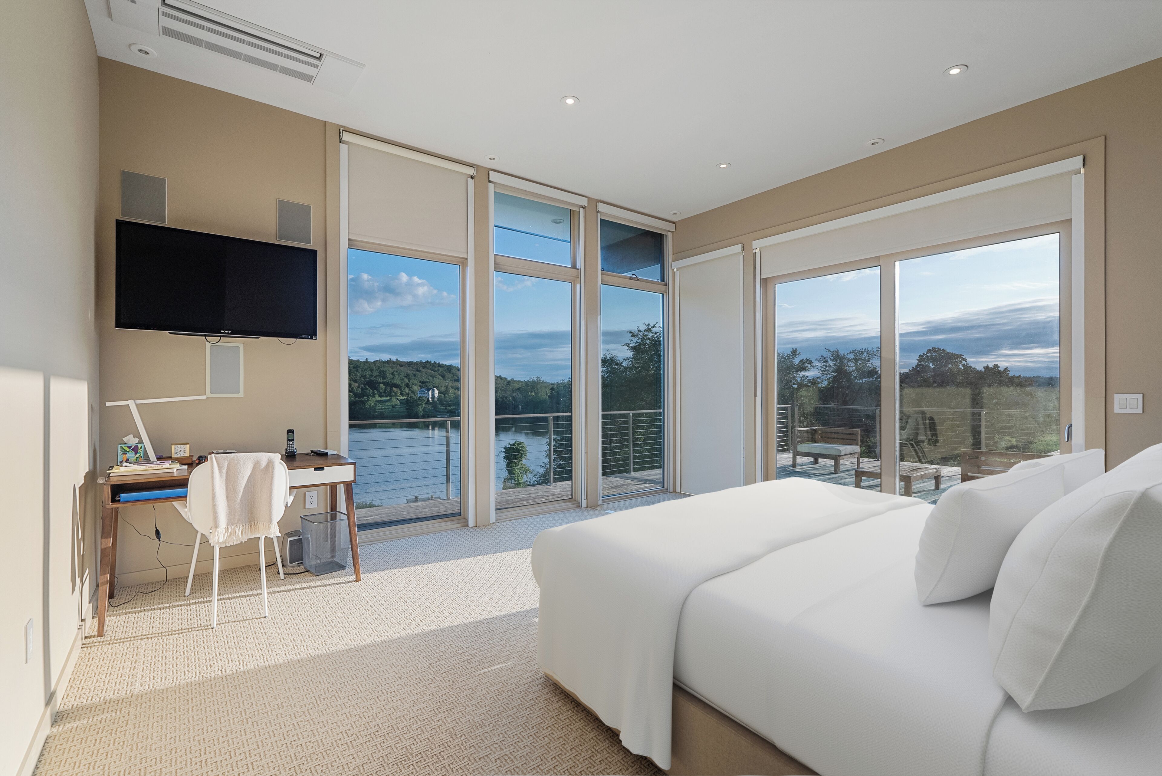 3 quartos, escrivaninha, Wi-Fi, roupa de cama