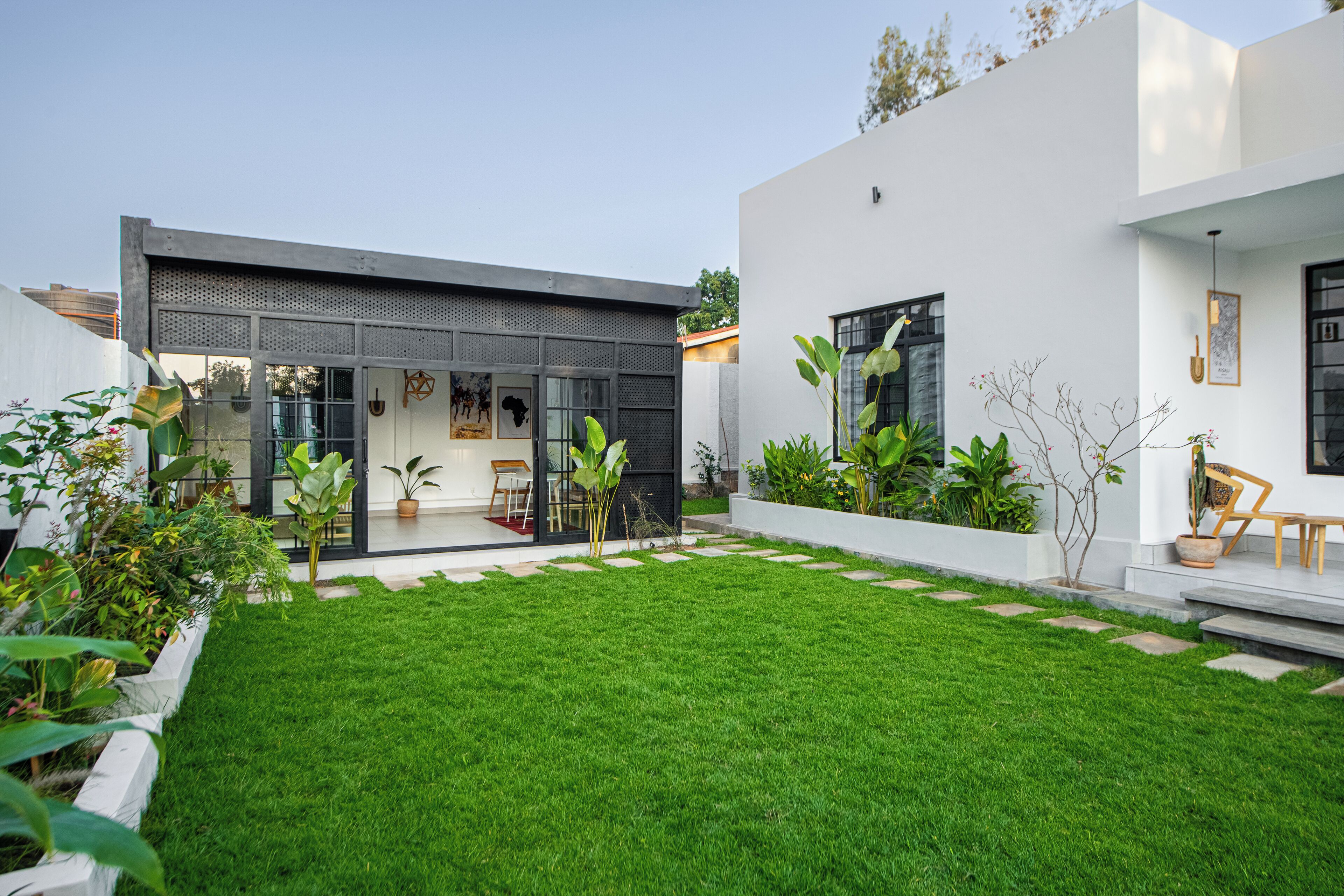 ผ้าม่านกันแสง, เตารีด/โต๊ะรีดผ้า, Wi-Fi ฟรี, ทางสำหรับรถเข็น