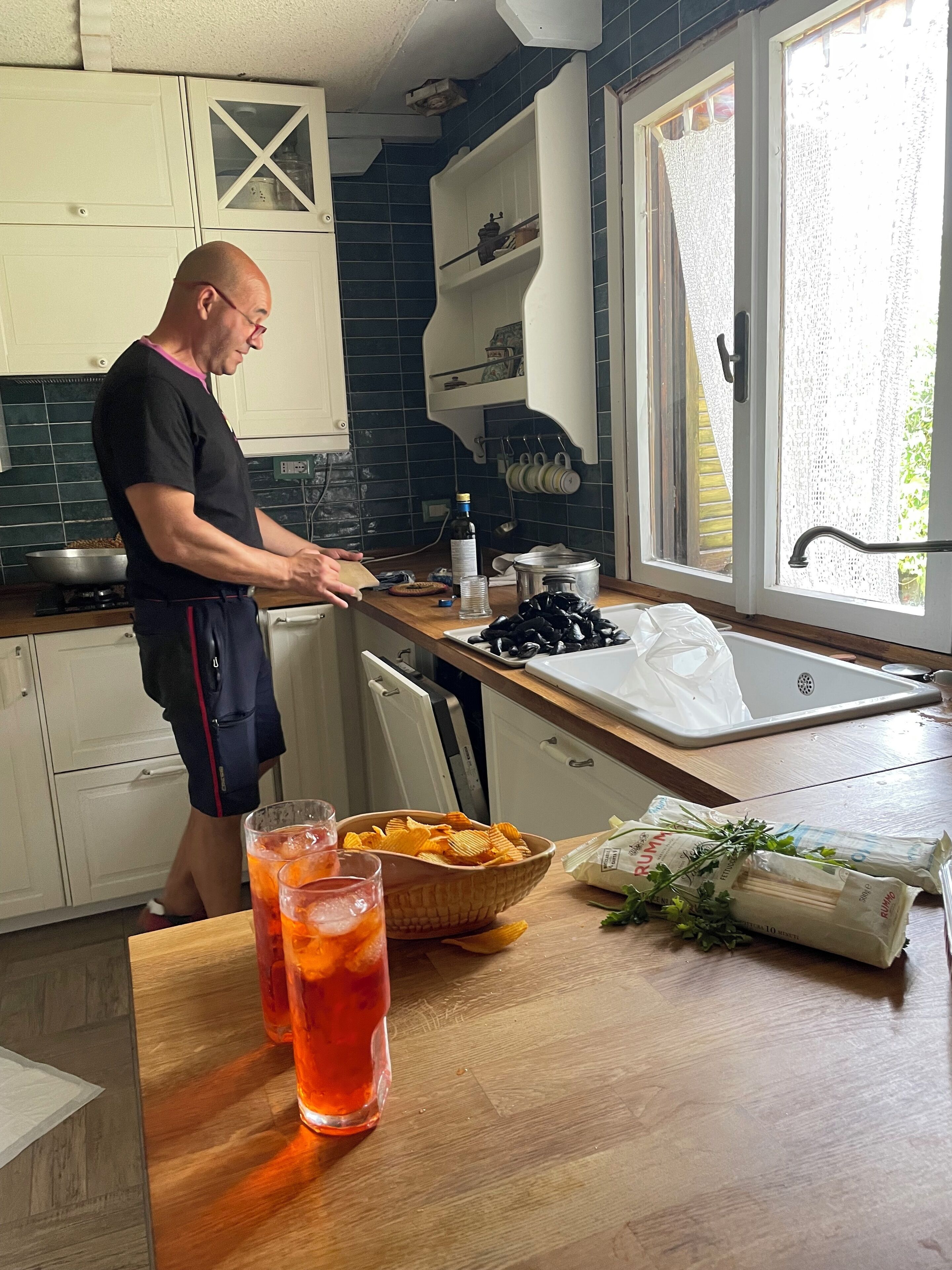 Kjøleskap, ovn, kokeplater og oppvaskmaskin