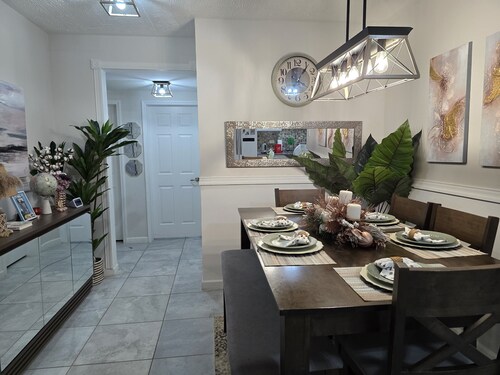 Cozy 2-bedroom condo with AC, WiFi in amazing Arima