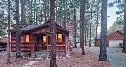 Rancho Relaxo, large fully fenced pet friendly lot. Centrally located