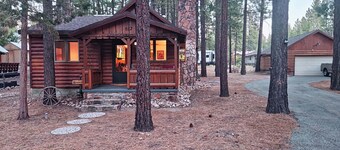 Rancho Relaxo, large fully fenced pet friendly lot. Centrally located