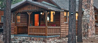 Rancho Relaxo, large fully fenced pet friendly lot. Centrally located