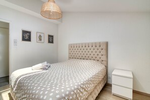 3 habitaciones, tabla de planchar con plancha y wifi gratis 