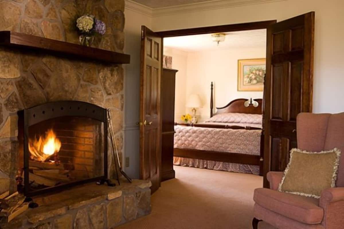 King Fireplace Suite in Valley View Bldg