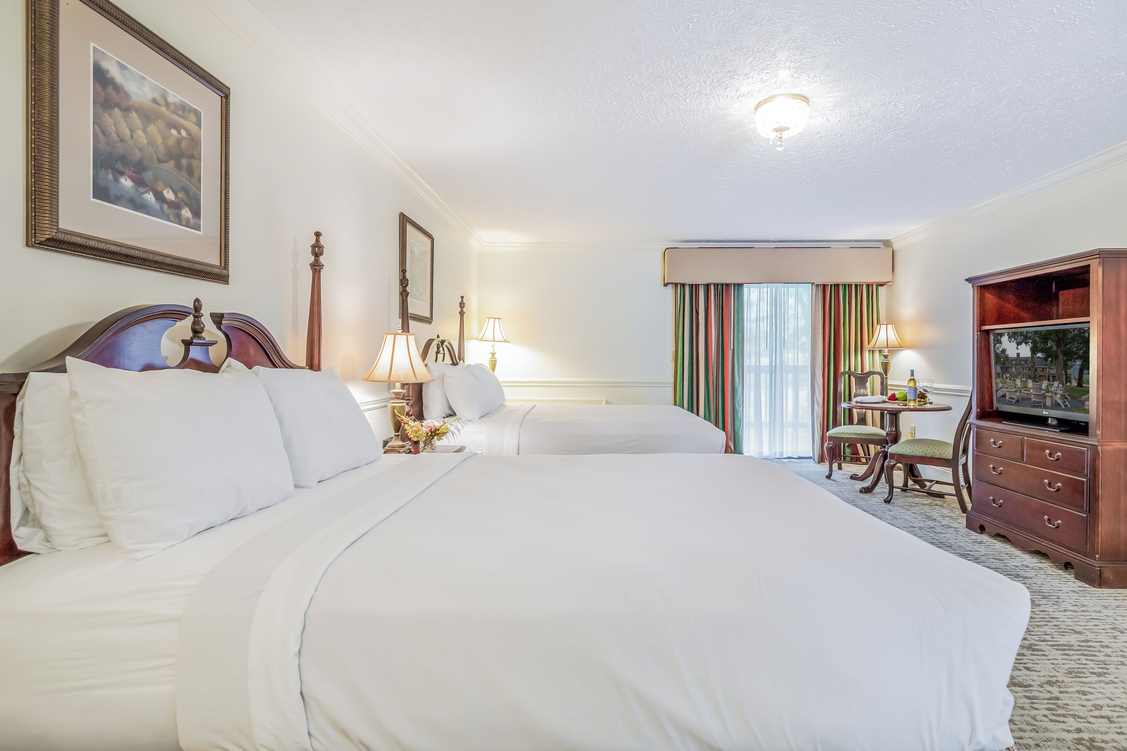 Luxury Double Queen Valley View Bldg | Free WiFi