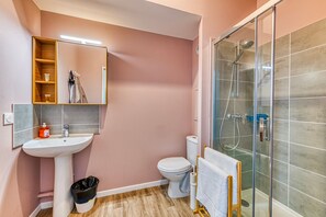 Hårtork och handdukar