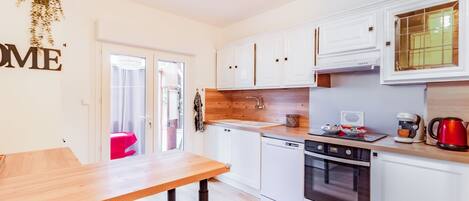 Fridge, microwave, oven, dishwasher